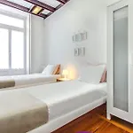 Boulevard, Apartment