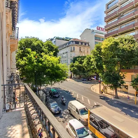 Boulevard Apartment