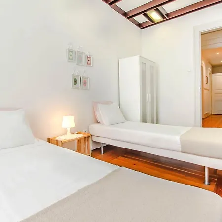 Boulevard Apartment *
