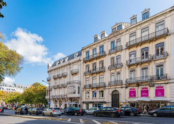 Boulevard, Apartment *