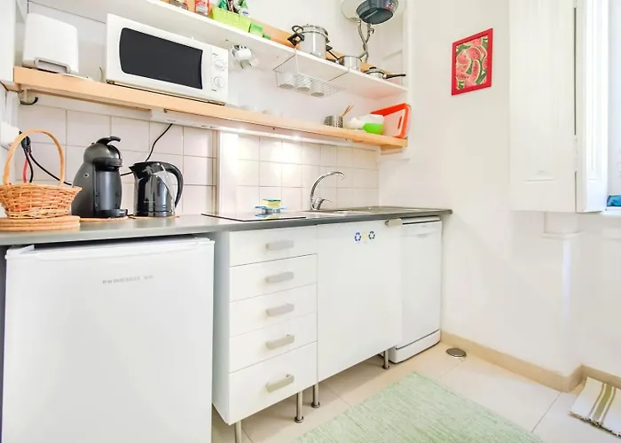 Apartment Boulevard,