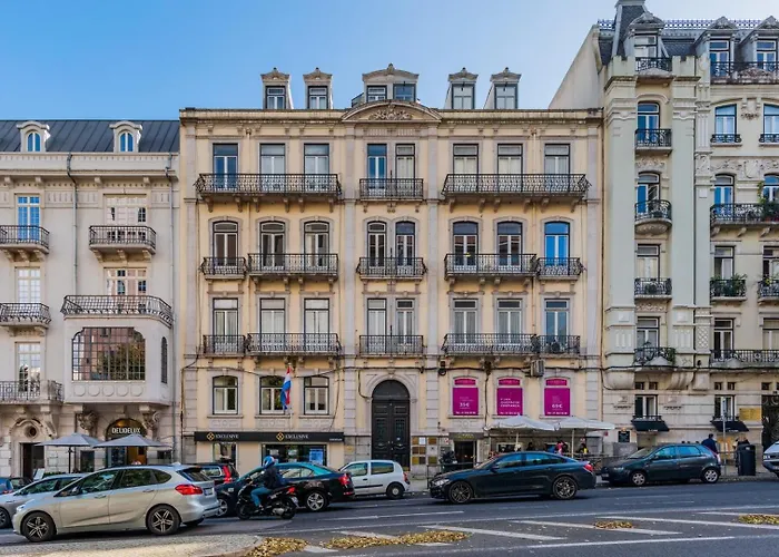 Boulevard, Apartment *